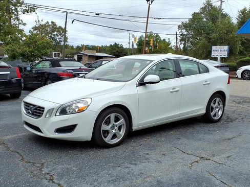 Used 2013 Volvo S60 T5 image 9