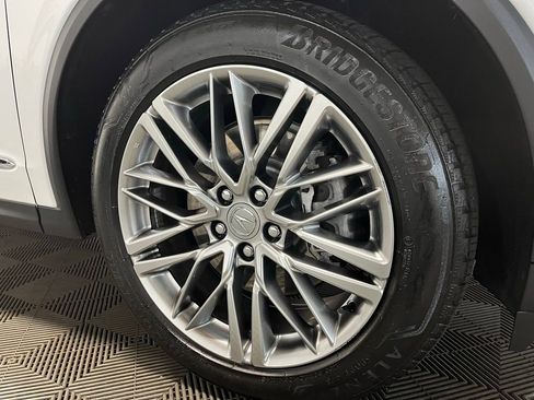 Used 2023 Acura MDX SH-AWD w/ Advance Package image 3