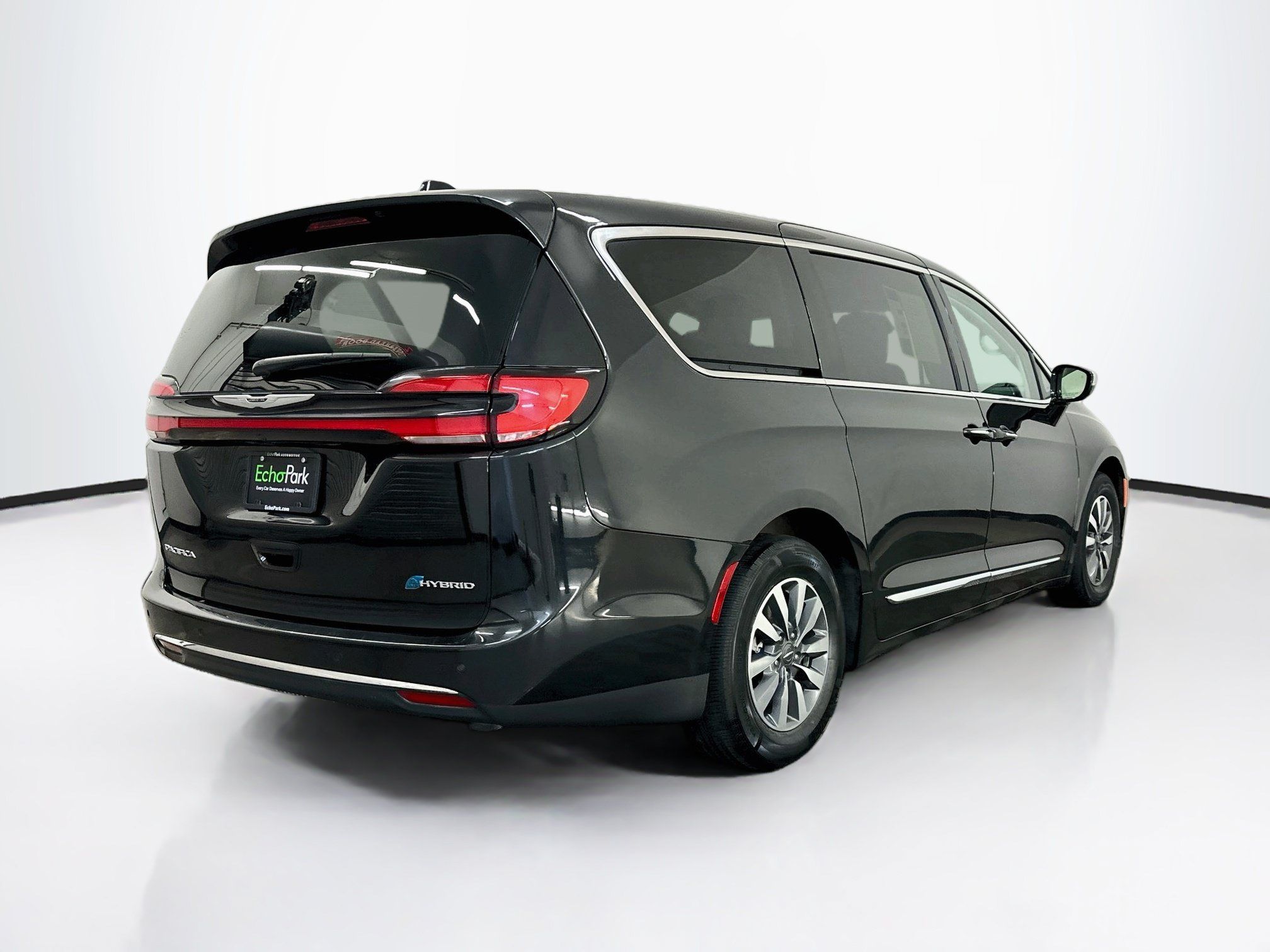 Used 2023 Chrysler Pacifica Limited FWD image 9