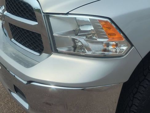 Used 2017 RAM 1500 Classic SLT AWD/4WD image 9