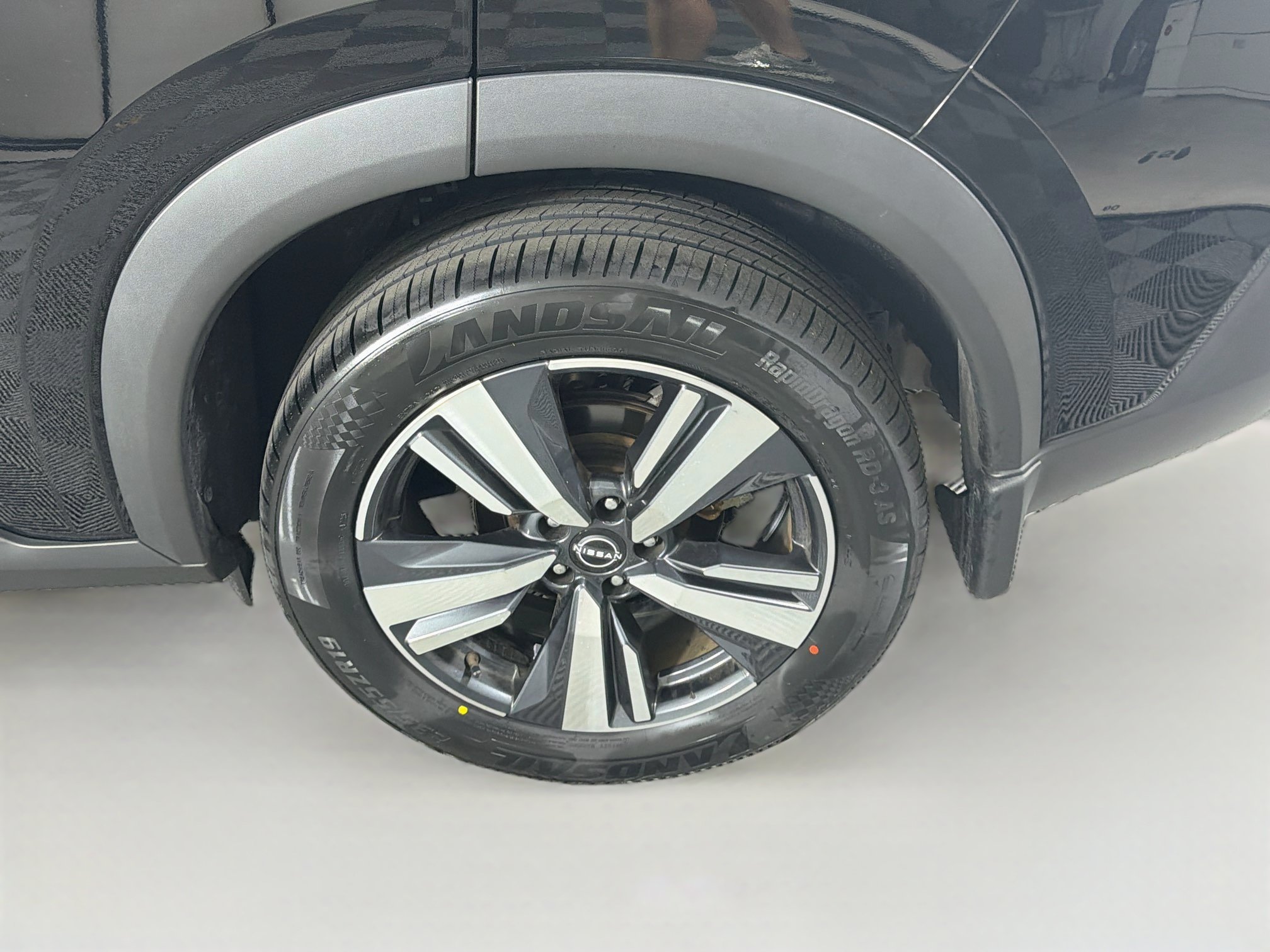 Used 2023 Nissan Rogue SL FWD image 11