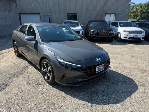 Used 2023 Hyundai Elantra SEL w/ Convenience Package FWD image 8