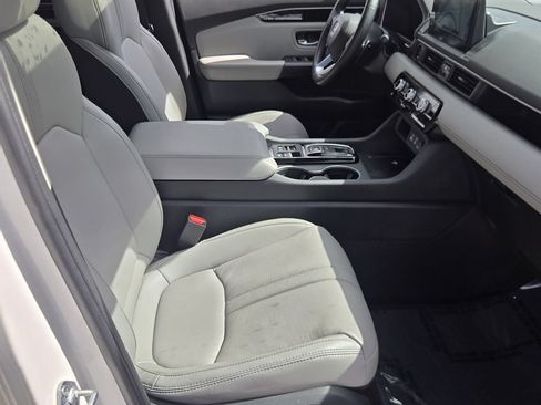 Used 2023 Honda Pilot Touring image 18