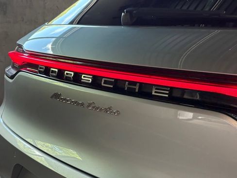 Used 2020 Porsche Macan Turbo AWD/4WD image 13