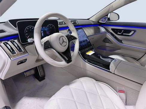 New 2025 Mercedes-Benz Maybach S 680 4MATIC image 5