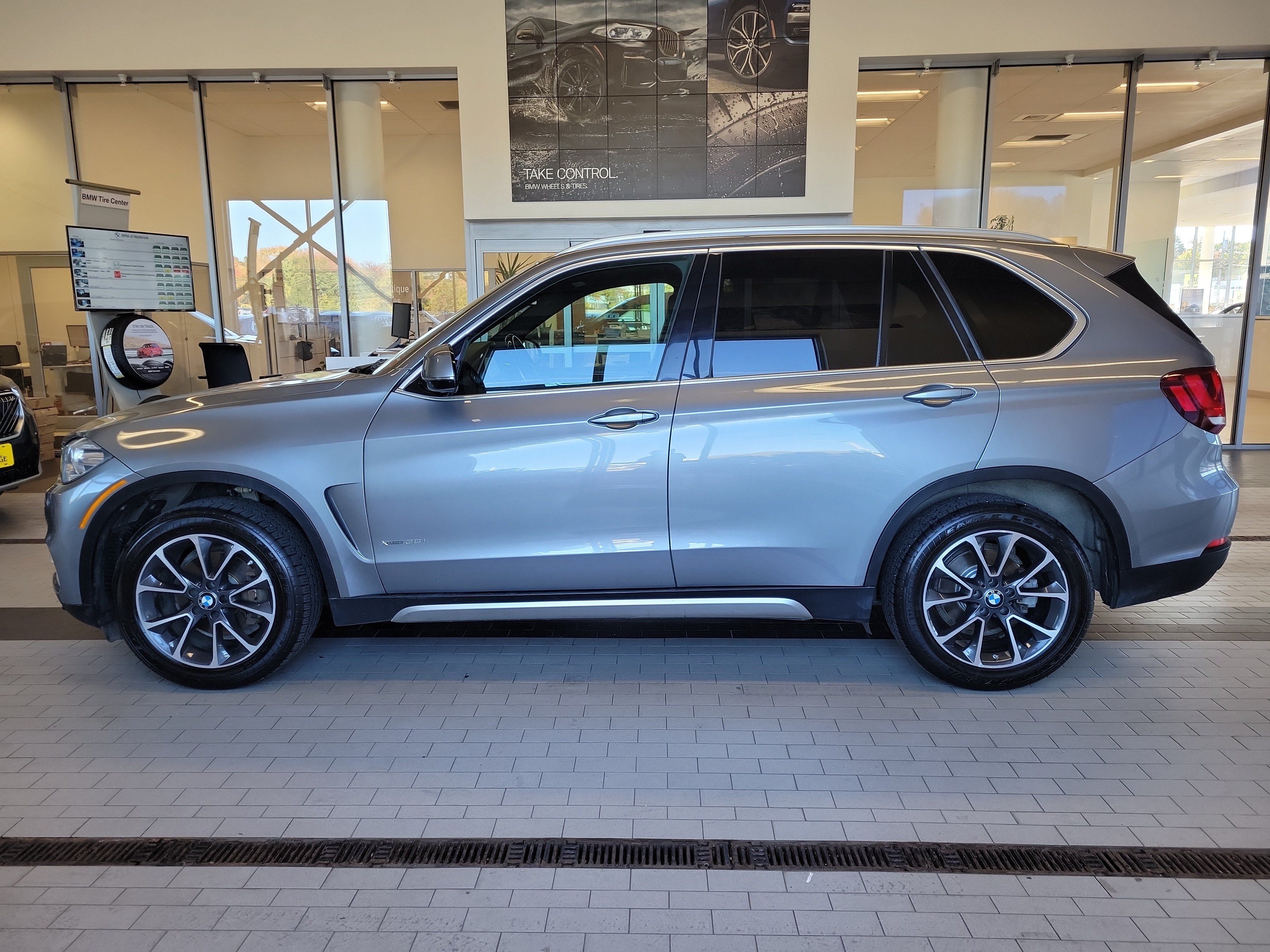 Used 2017 BMW X5 xDrive35i AWD/4WD image 8