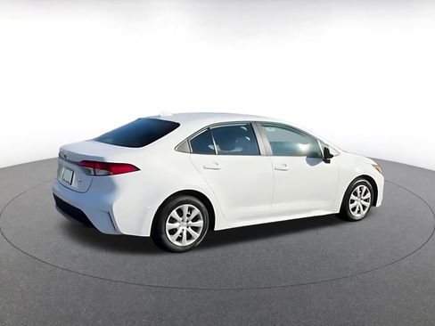 Used 2025 Toyota Corolla LE image 12