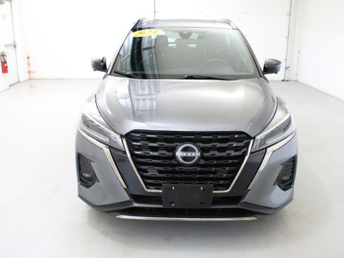Used 2024 Nissan Kicks SR FWD image 2