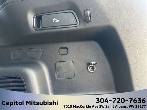 New 2025 Mitsubishi Outlander SE image 14