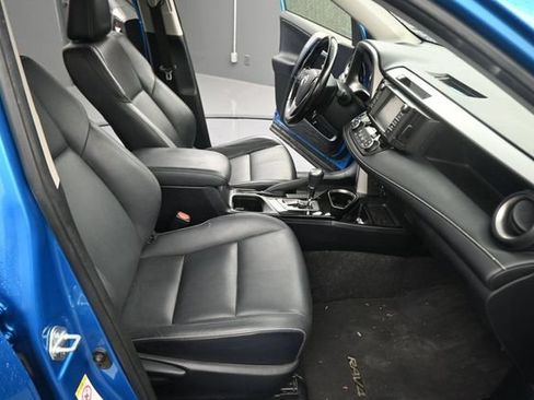 Used 2018 Toyota RAV4 Limited AWD/4WD image 14