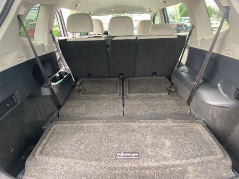 Used 2019 Volkswagen Tiguan S image 18