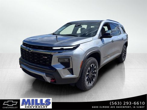 Used 2025 Chevrolet Traverse High Country image 1