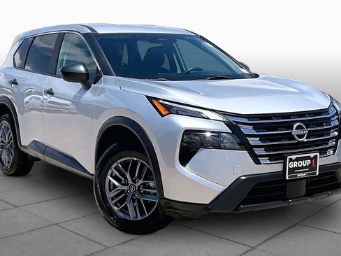 Used 2024 Nissan Rogue S AWD/4WD image 3