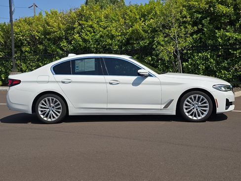 Used 2021 BMW 530i xDrive w/ Convenience Package AWD/4WD image 3
