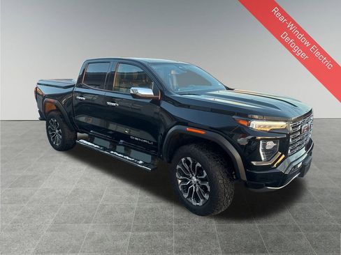 Used 2024 GMC Canyon Denali image 9