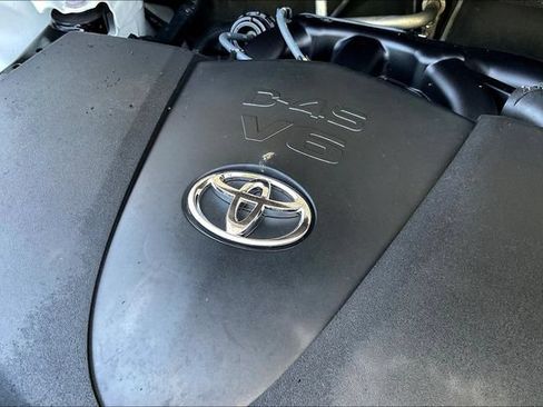 Used 2018 Toyota Highlander XLE FWD image 34