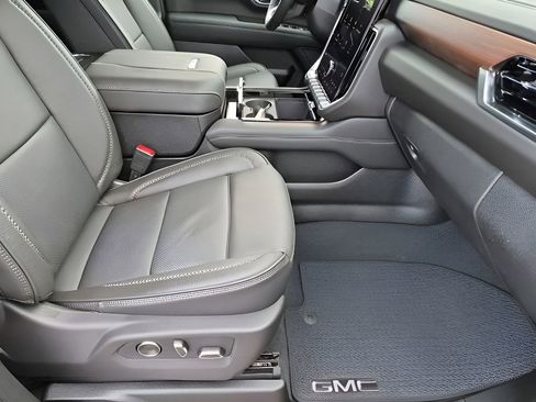 New 2026 GMC Yukon Denali w/ Sun & Power Step Package AWD/4WD image 16