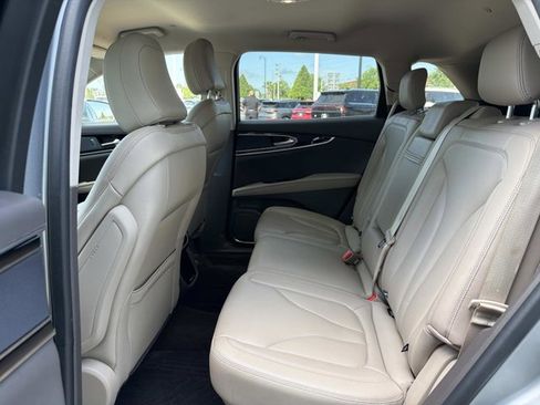 Certified 2023 Lincoln Nautilus AWD image 18