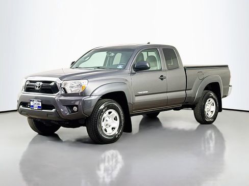 Used 2012 Toyota Tacoma 4x4 Access Cab V6 w/ SR5 Pkg image 3