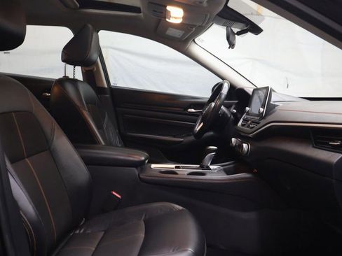 Used 2021 Nissan Altima 2.5 SR w/ SR Premium Package image 10