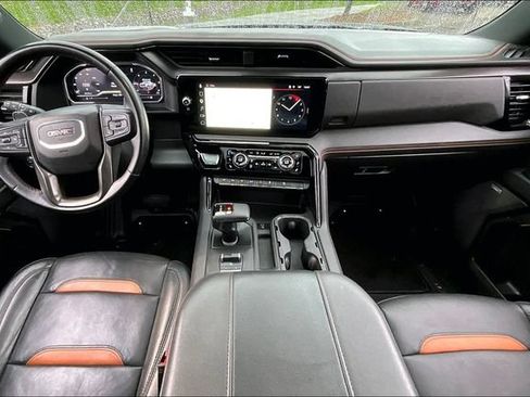 Used 2024 GMC Sierra 1500 AT4 w/ Technology Package AWD/4WD image 7