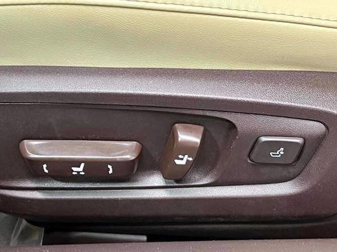 Used 2017 Lexus ES 350 w/ Navigation System Package image 19