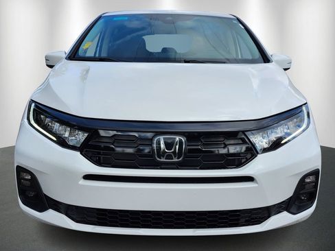 New 2026 Honda Odyssey Touring image 2