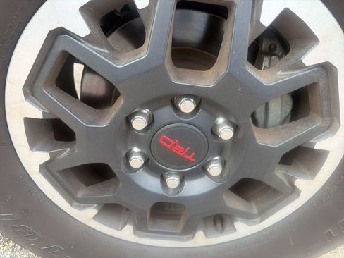 Used 2024 Toyota Tacoma TRD Off-Road AWD/4WD image 12