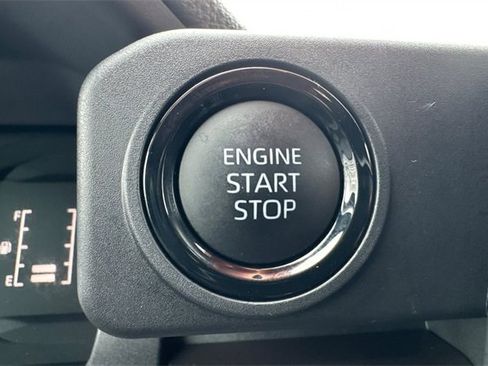 Used 2025 Toyota Tacoma SR5 image 34