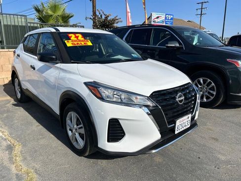 Used 2022 Nissan Kicks S FWD image 9