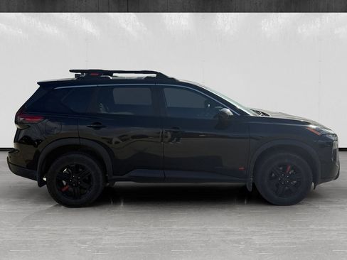 Used 2025 Nissan Rogue SV AWD/4WD image 6