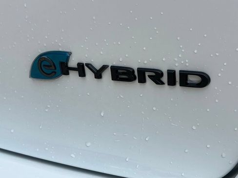Used 2024 Chrysler Pacifica Limited FWD image 39
