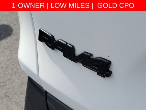 Used 2025 Toyota RAV4 XLE FWD image 9