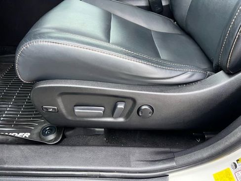 Used 2017 Toyota Highlander XLE image 25