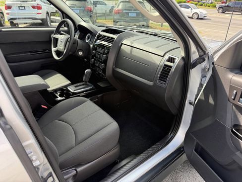 Used 2010 MAZDA Tribute i Sport image 13