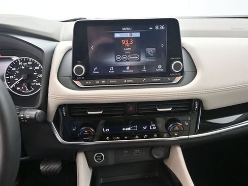 Used 2023 Nissan Rogue SL FWD image 10