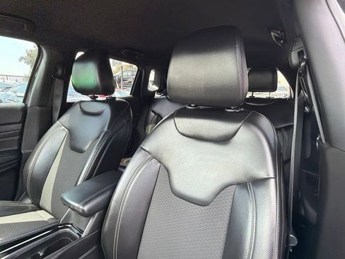 Used 2023 Jeep Compass Latitude AWD/4WD image 27