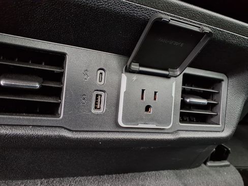 Used 2024 Chevrolet Silverado 3500 LTZ image 23