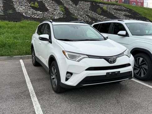 Used 2017 Toyota RAV4 XLE w/ All Weather Liner Package AWD/4WD image 4