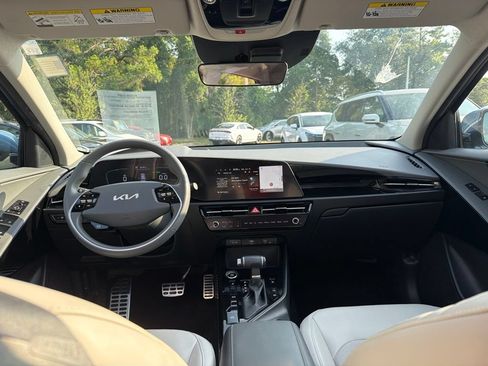 Certified 2023 Kia Niro EX Touring FWD image 24