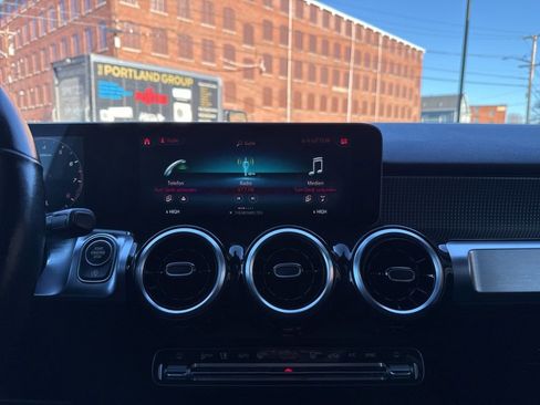 Certified 2021 Mercedes-Benz GLB 250 4MATIC image 22