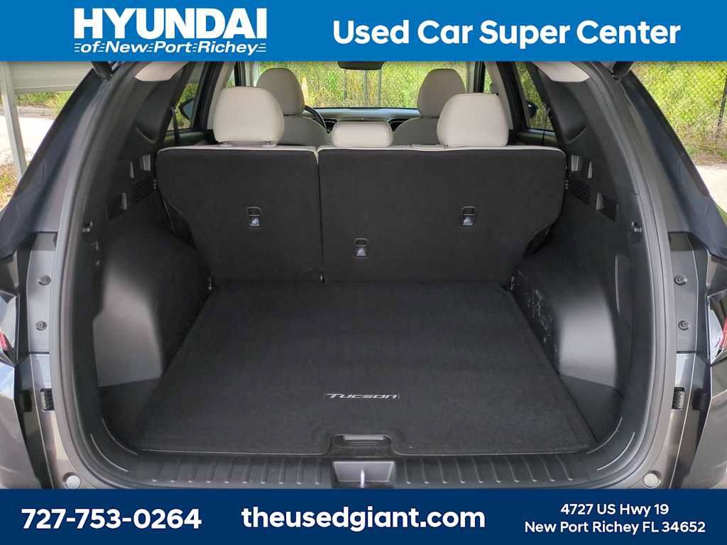 Certified 2022 Hyundai Tucson Limited w/ Cargo Package FWD image 12