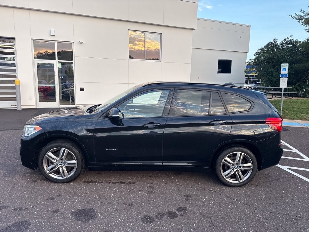 Used 2017 BMW X1 xDrive28i AWD/4WD image 2
