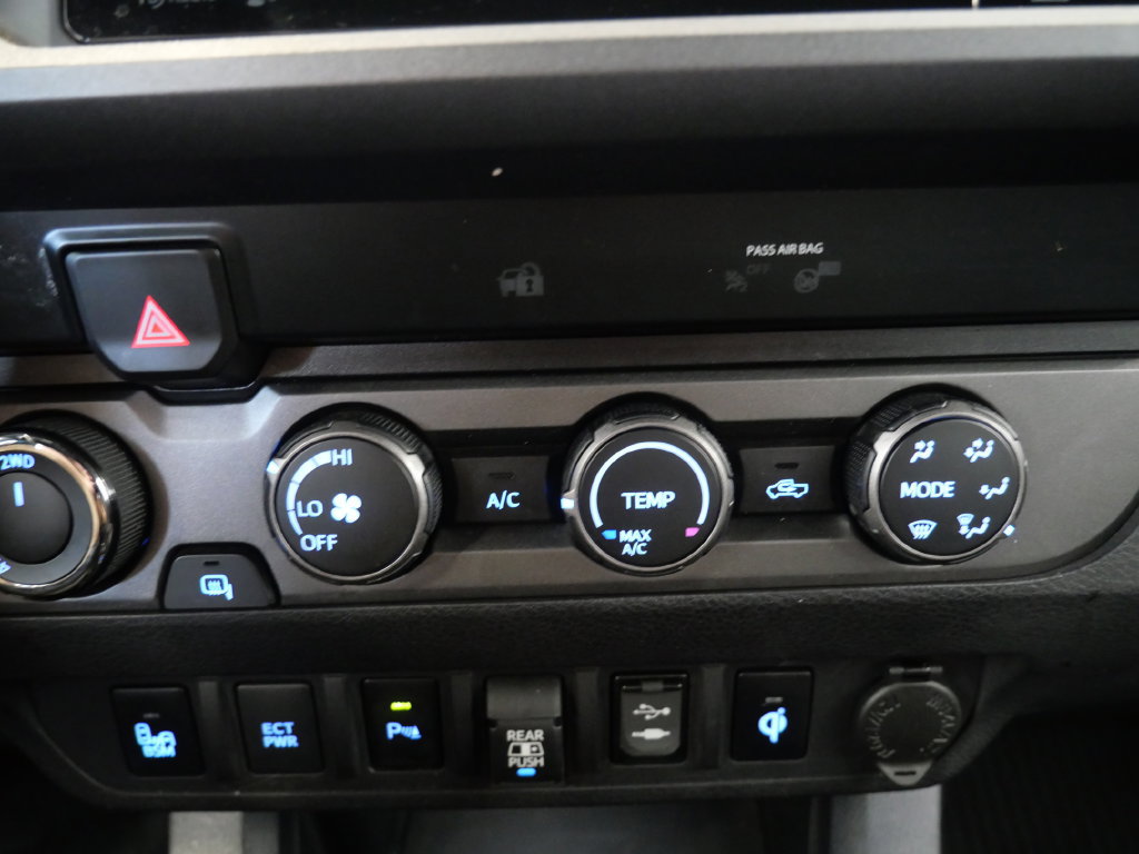 Used 2019 Toyota Tacoma TRD Sport w/ Technology Package AWD/4WD image 23