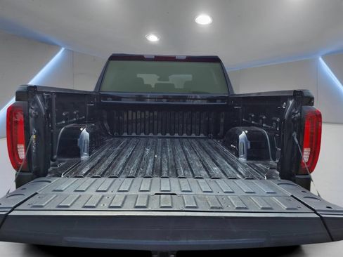 Used 2025 GMC Sierra 1500 SLT AWD/4WD image 9