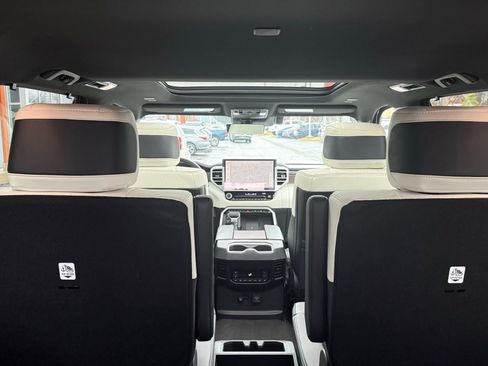 Used 2025 Toyota Sequoia Capstone image 37