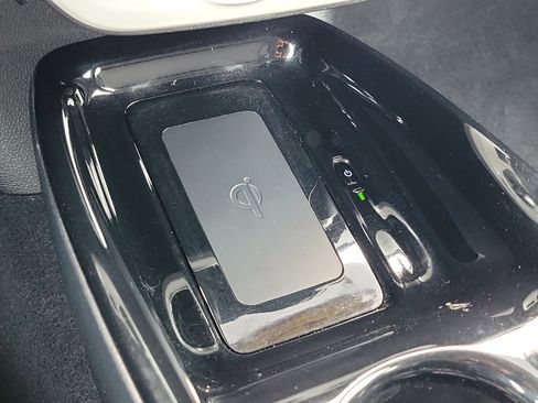 Used 2019 Toyota Prius Prime Premium image 28