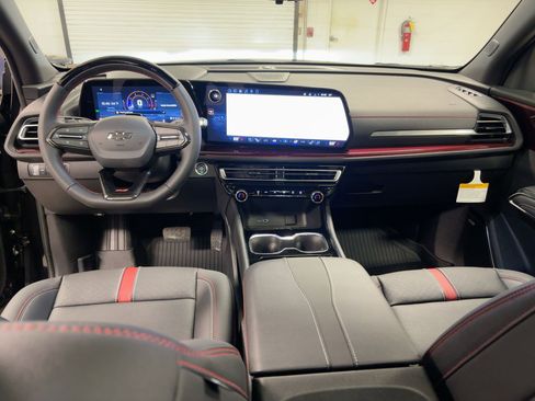 New 2026 Chevrolet Traverse RS w/ LPO, Floor Liner Package image 16