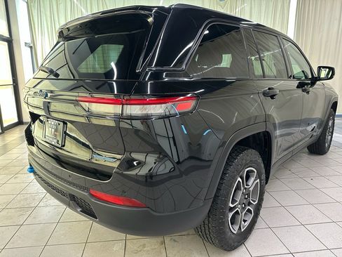 Used 2023 Jeep Grand Cherokee Trailhawk image 5