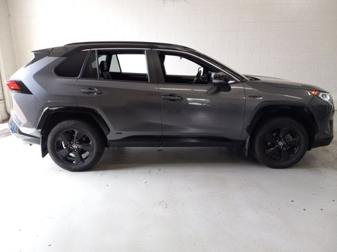 Used 2021 Toyota RAV4 XSE AWD/4WD image 2